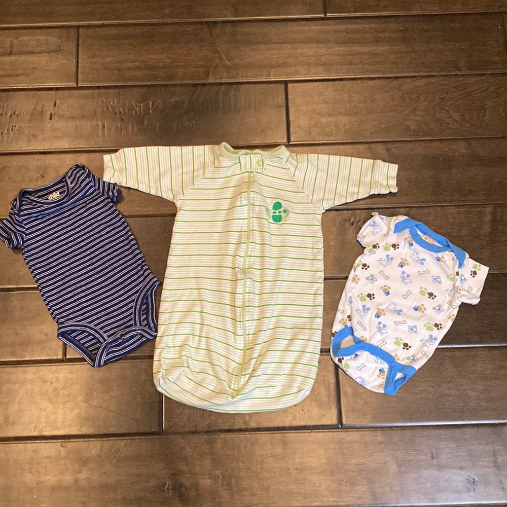 💜3/$15 Baby Sleep Sack and 2 Onesies